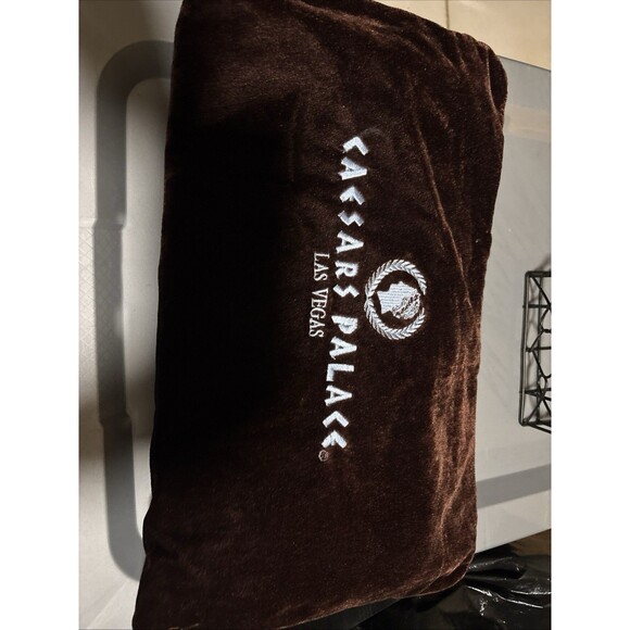 Rare Caesar’s Palace VIP Travel Set Bag Zip Bag, Blanket Eye Mask - Picture 1 of 4